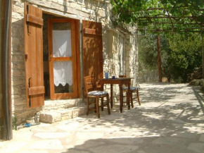  Eleni's Cottage  Apsiou